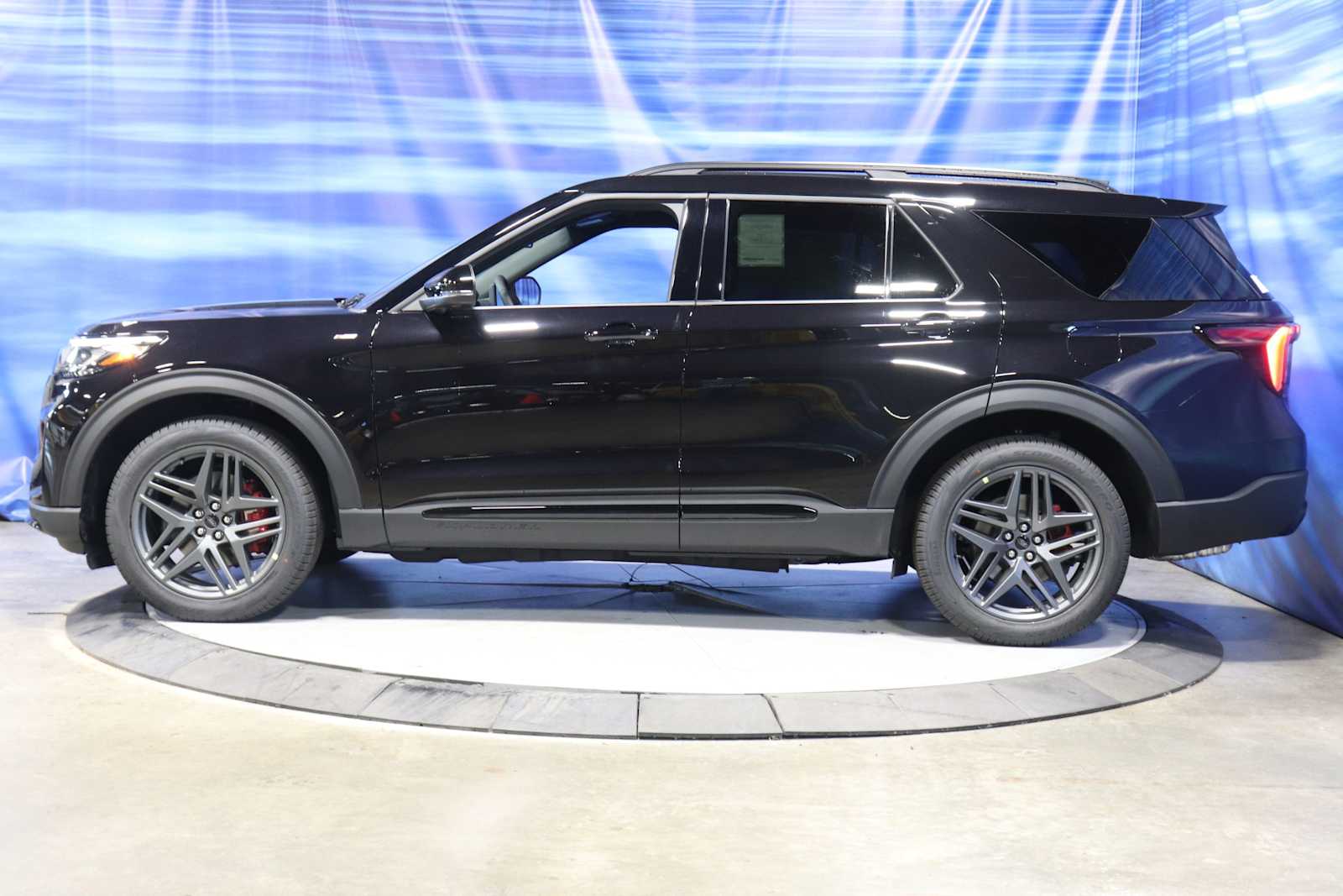 new 2025 Ford Explorer car, priced at $53,540