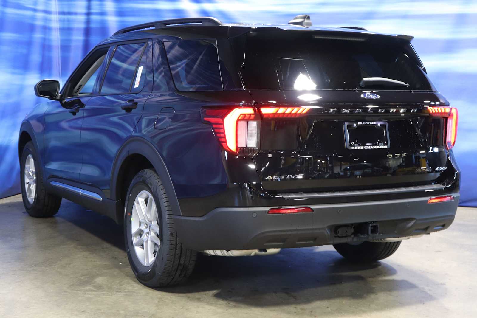 new 2025 Ford Explorer car, priced at $41,843