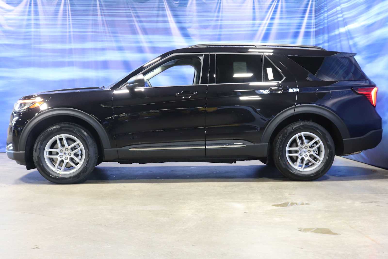 new 2025 Ford Explorer car, priced at $41,843