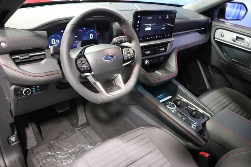 new 2025 Ford Explorer car, priced at $51,895