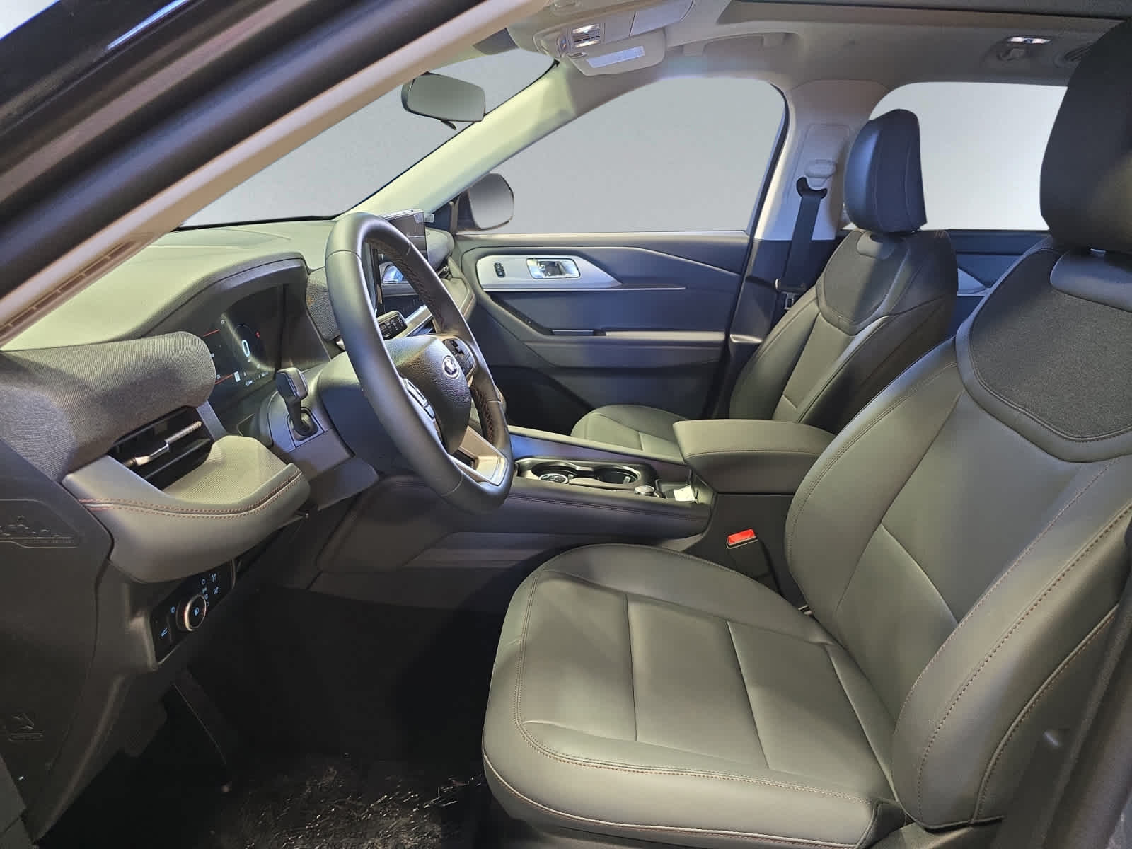 new 2025 Ford Explorer car, priced at $46,224