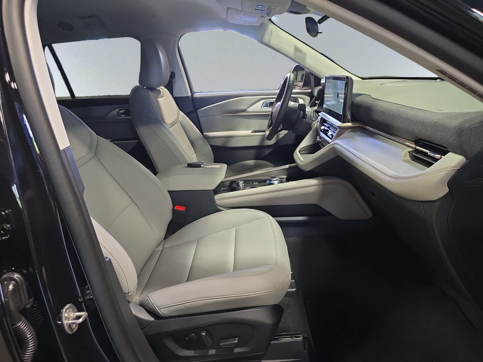 new 2025 Ford Explorer car, priced at $44,703