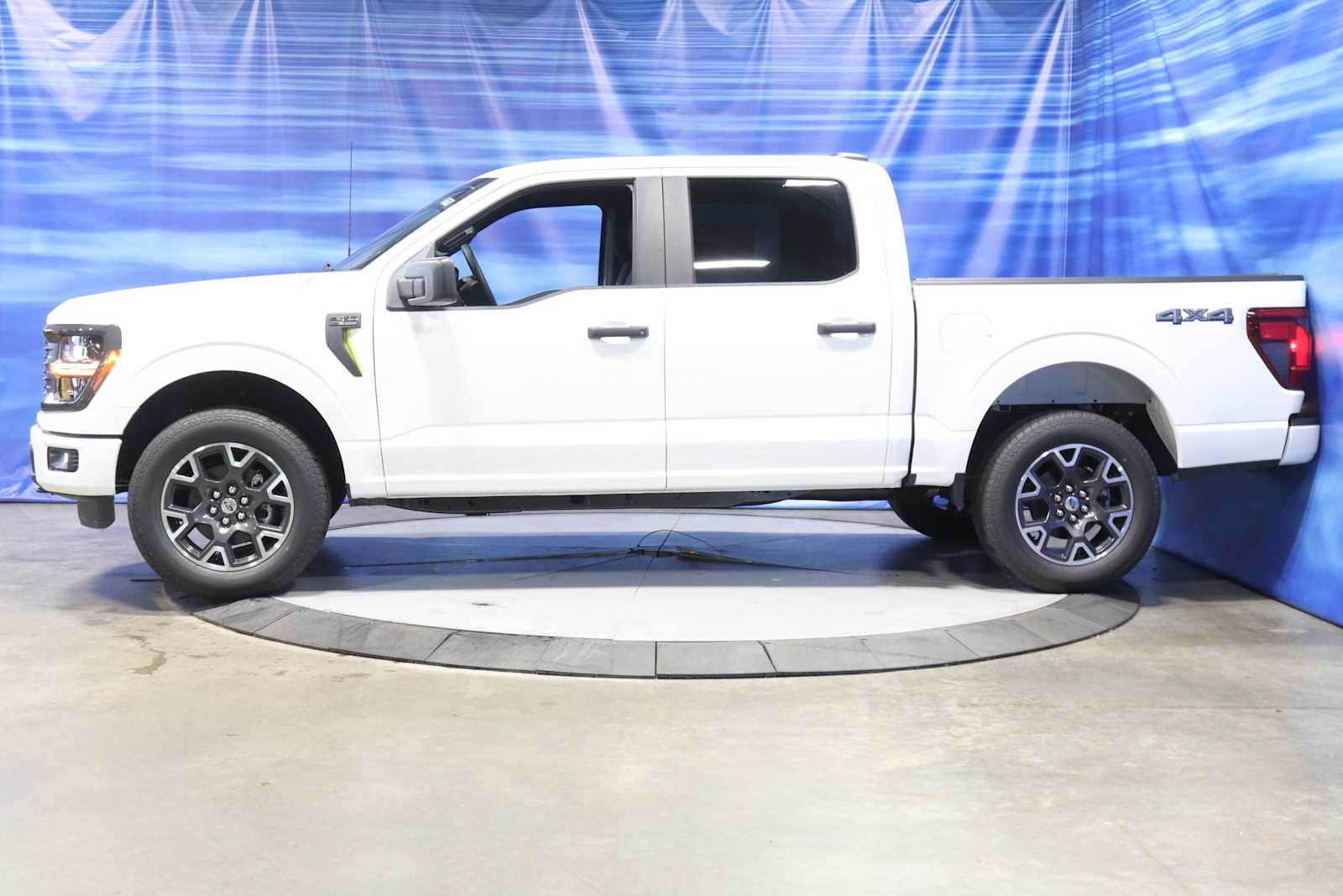 new 2024 Ford F-150 car, priced at $51,379