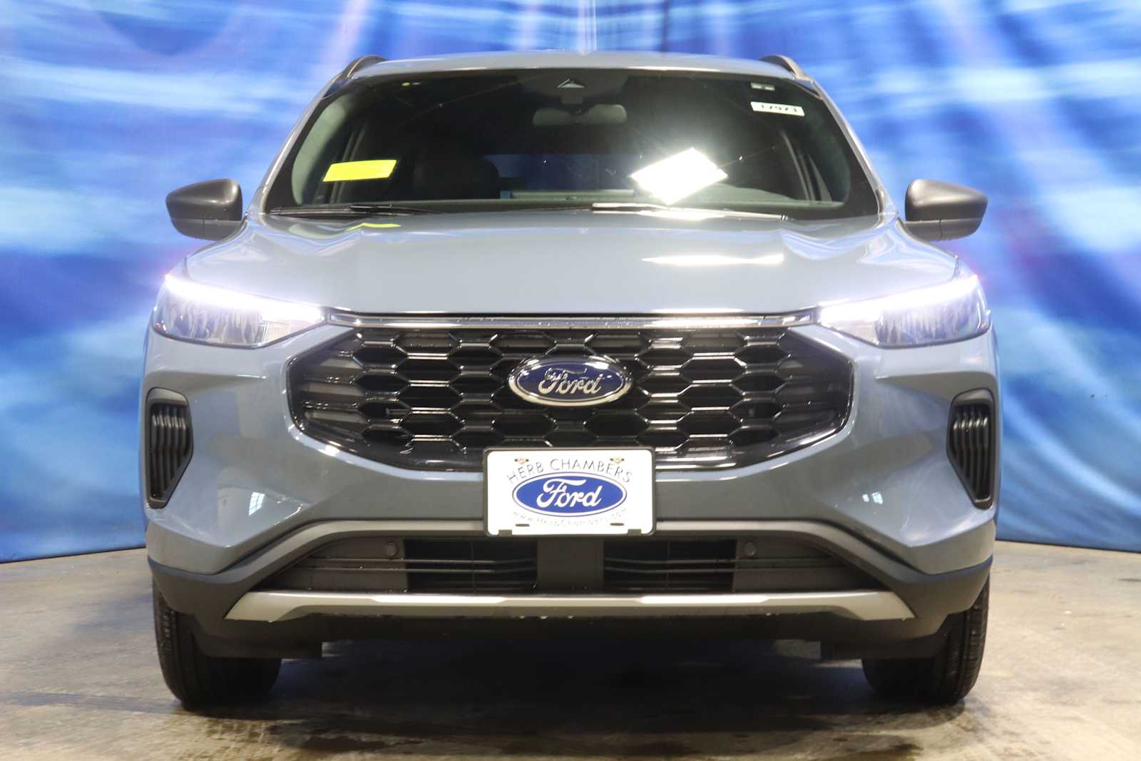 new 2025 Ford Escape car, priced at $33,035