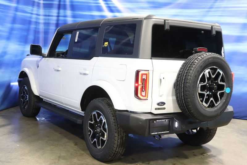 new 2024 Ford Bronco car, priced at $49,826