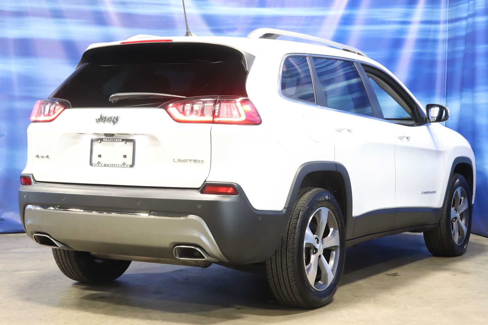 used 2021 Jeep Cherokee car, priced at $22,488