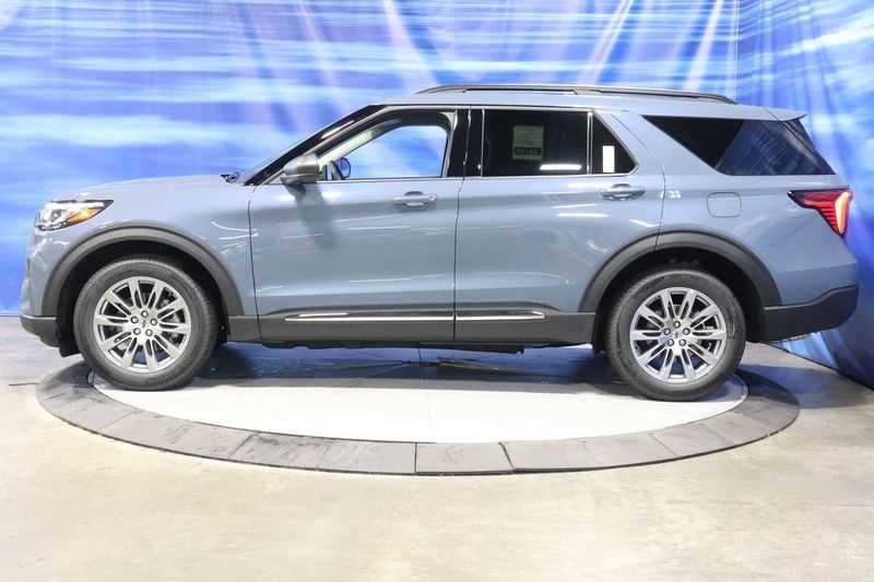 new 2025 Ford Explorer car, priced at $46,688