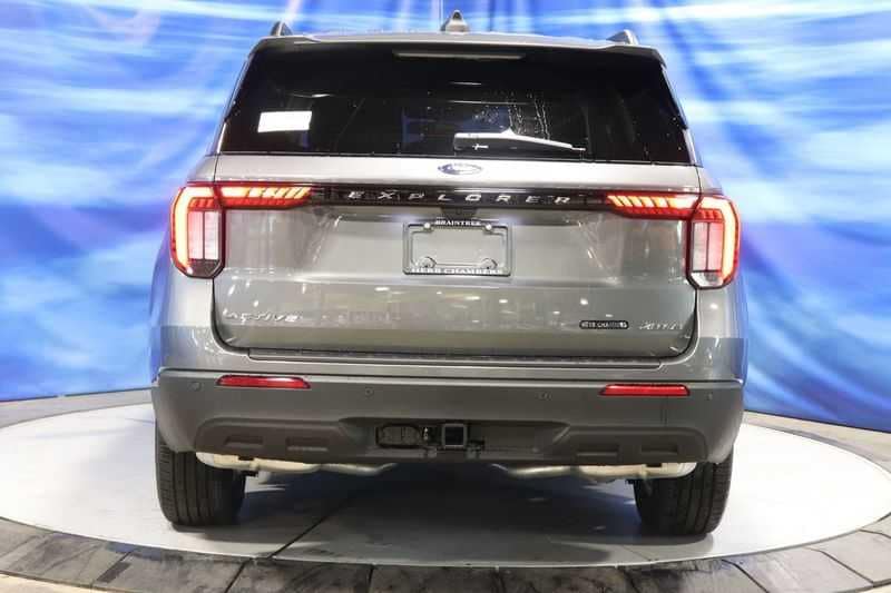 new 2025 Ford Explorer car, priced at $41,757