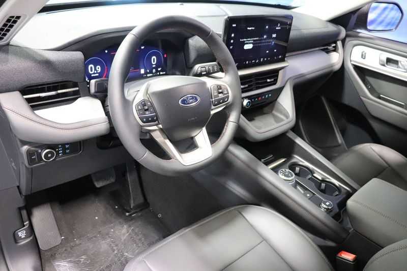 new 2025 Ford Explorer car, priced at $48,224