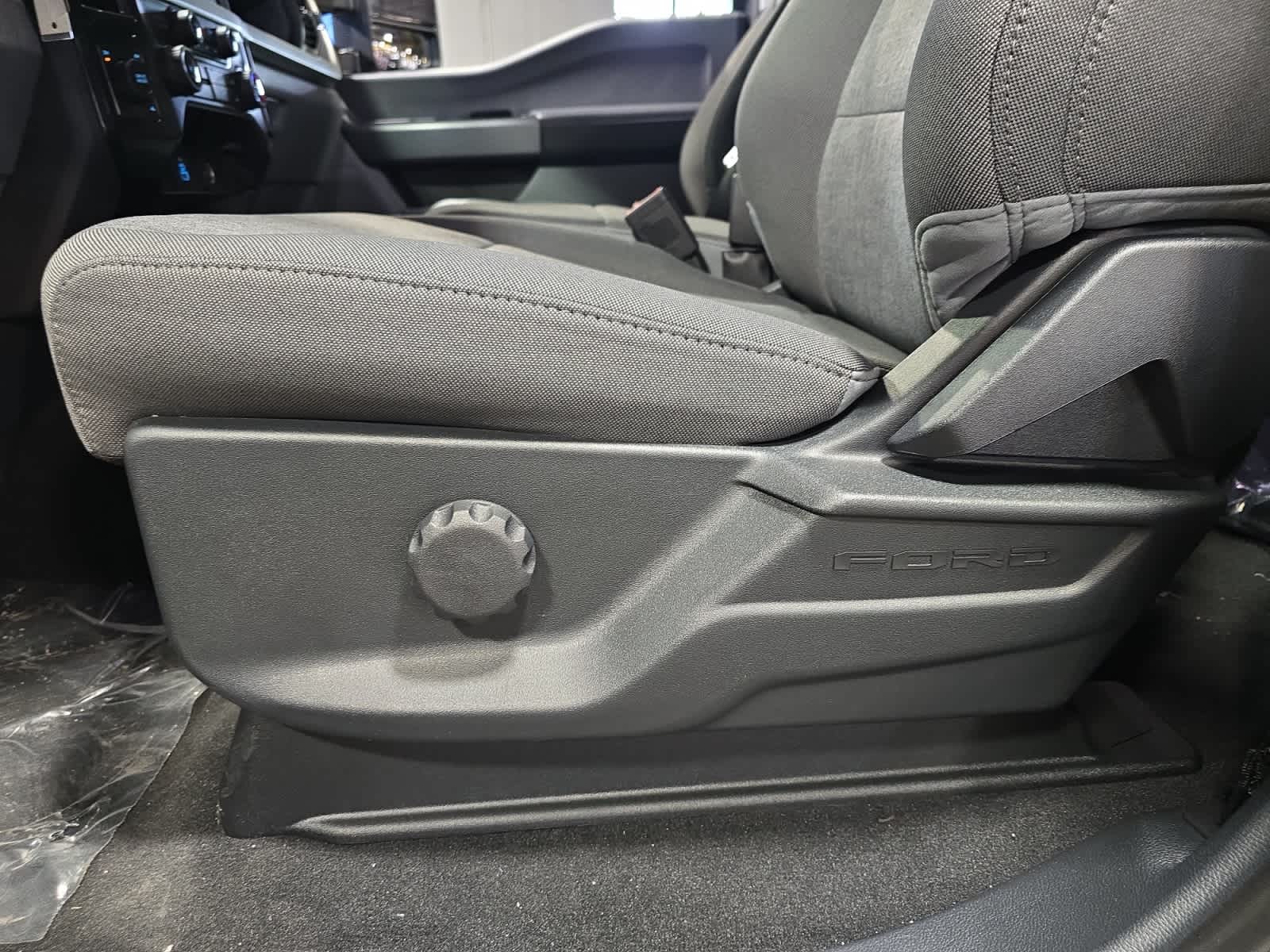 new 2025 Ford Super Duty F-250 SRW car, priced at $59,890