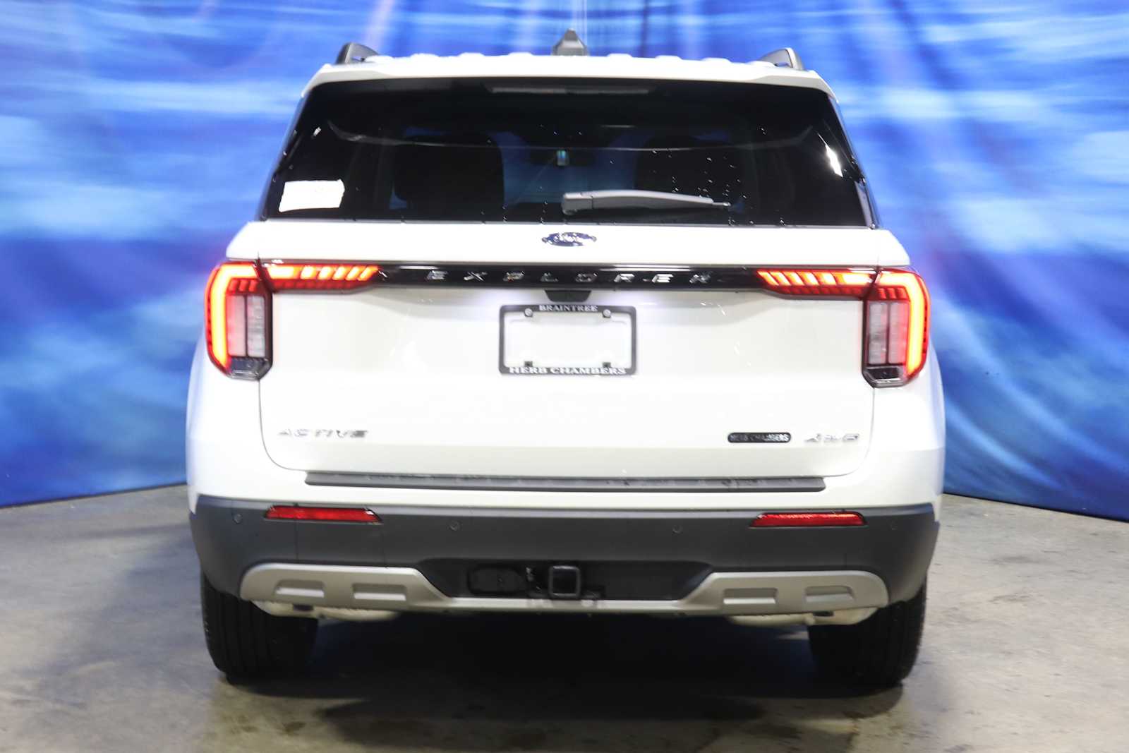 new 2025 Ford Explorer car, priced at $48,652