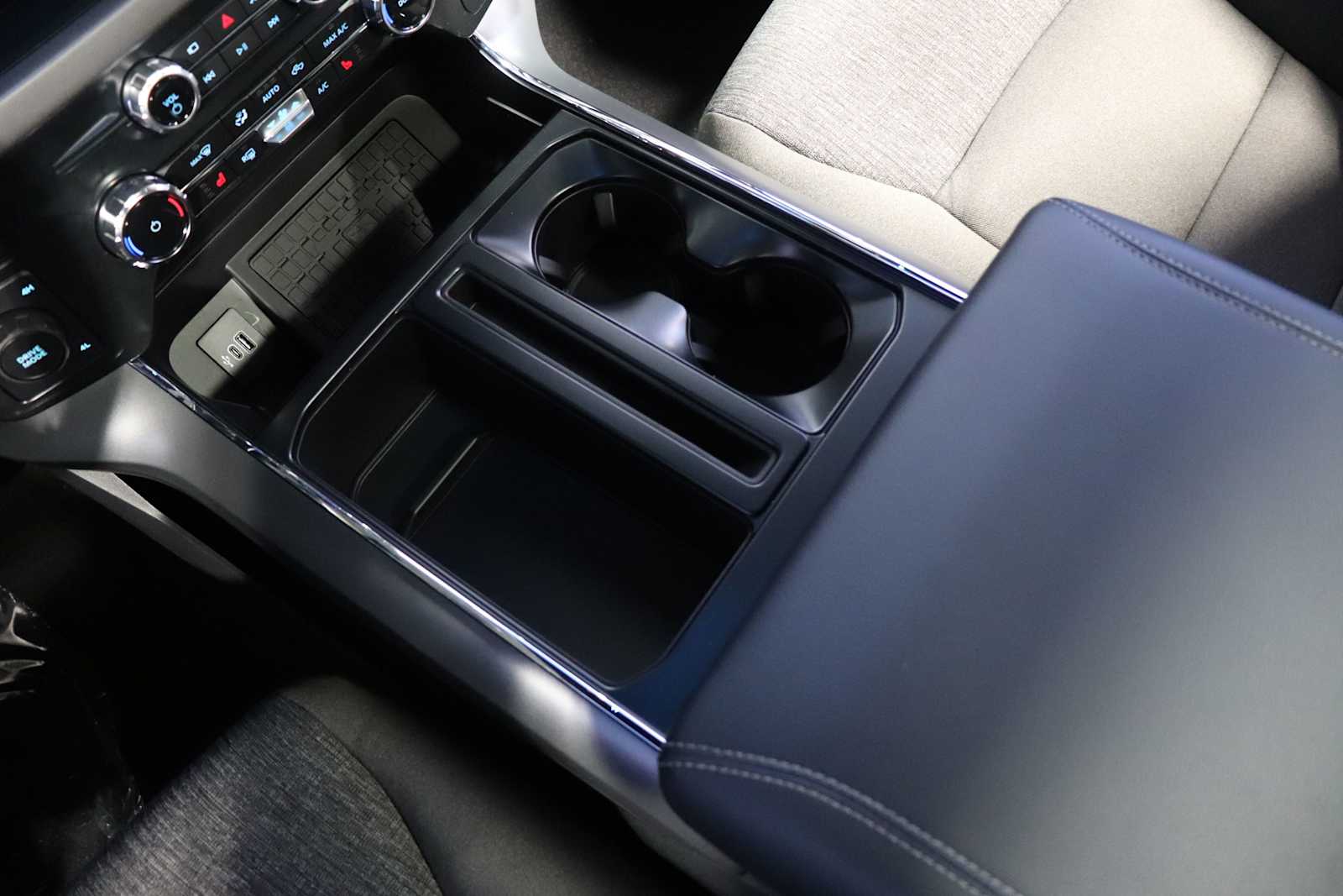 new 2025 Ford F-150 car, priced at $60,501