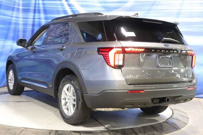 new 2025 Ford Explorer car, priced at $41,757