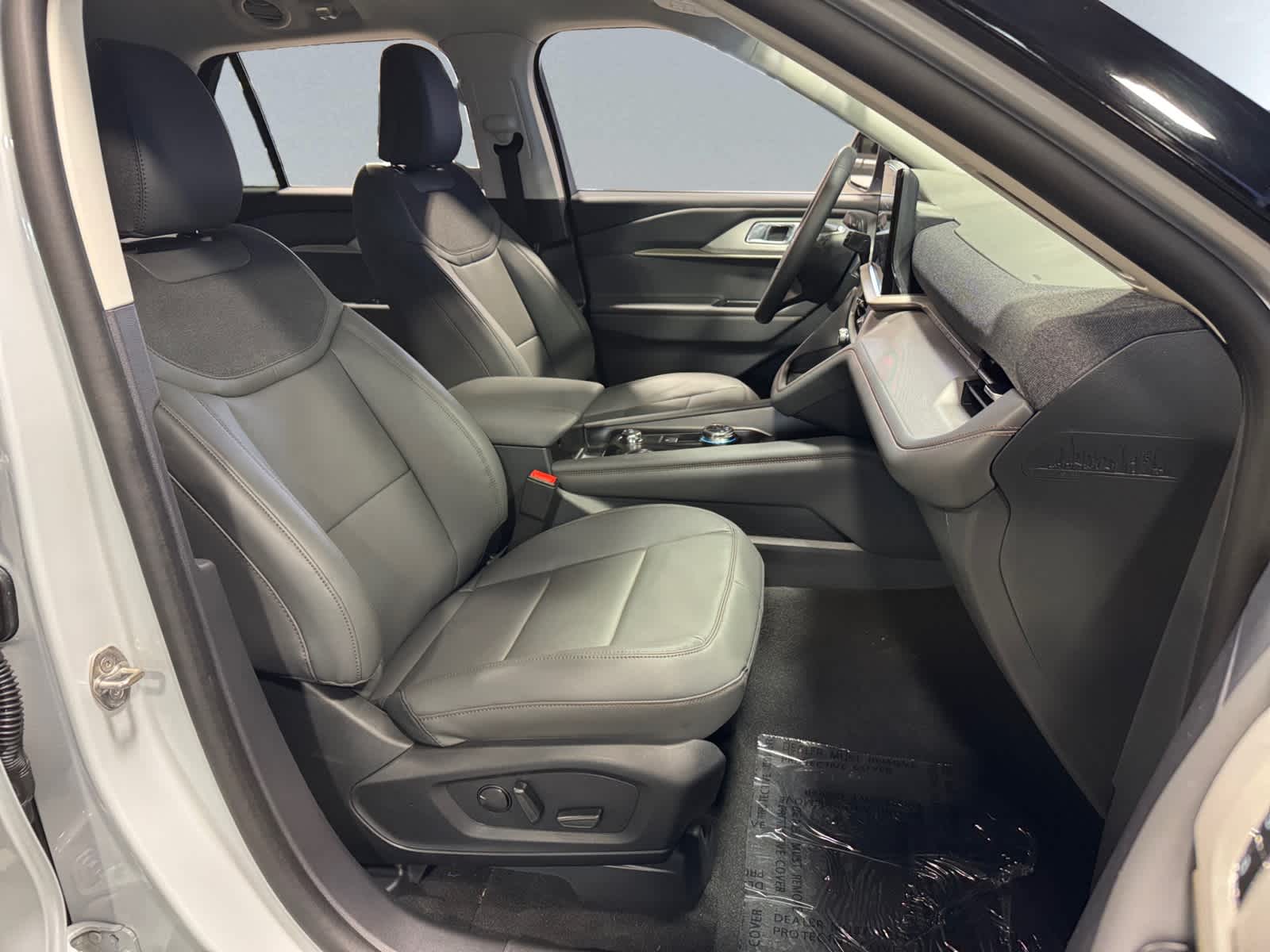 new 2025 Ford Explorer car, priced at $44,691