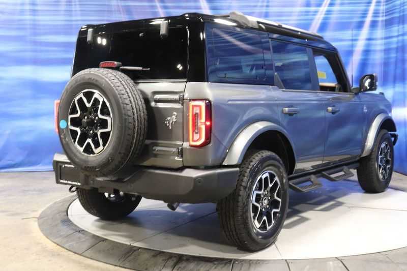 new 2024 Ford Bronco car, priced at $55,643