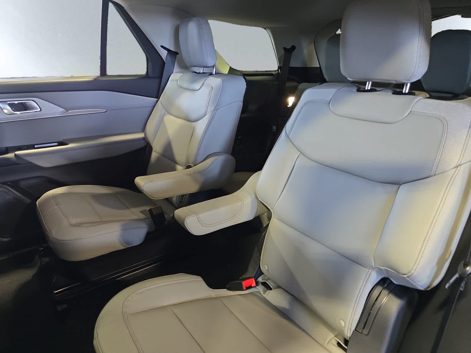 new 2025 Ford Explorer car, priced at $46,648