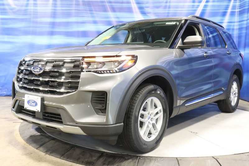 new 2025 Ford Explorer car, priced at $41,757