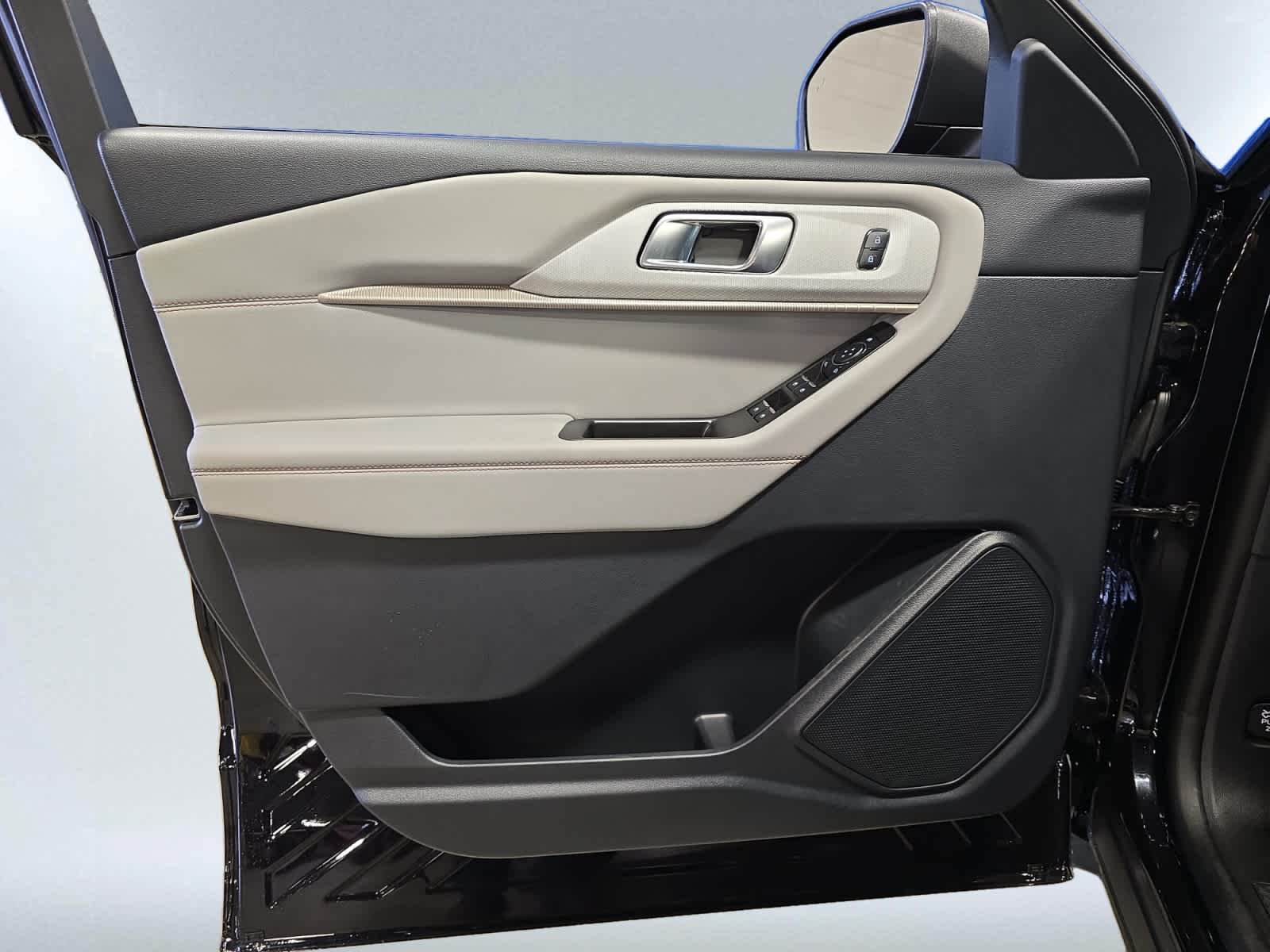 new 2025 Ford Explorer car, priced at $44,703