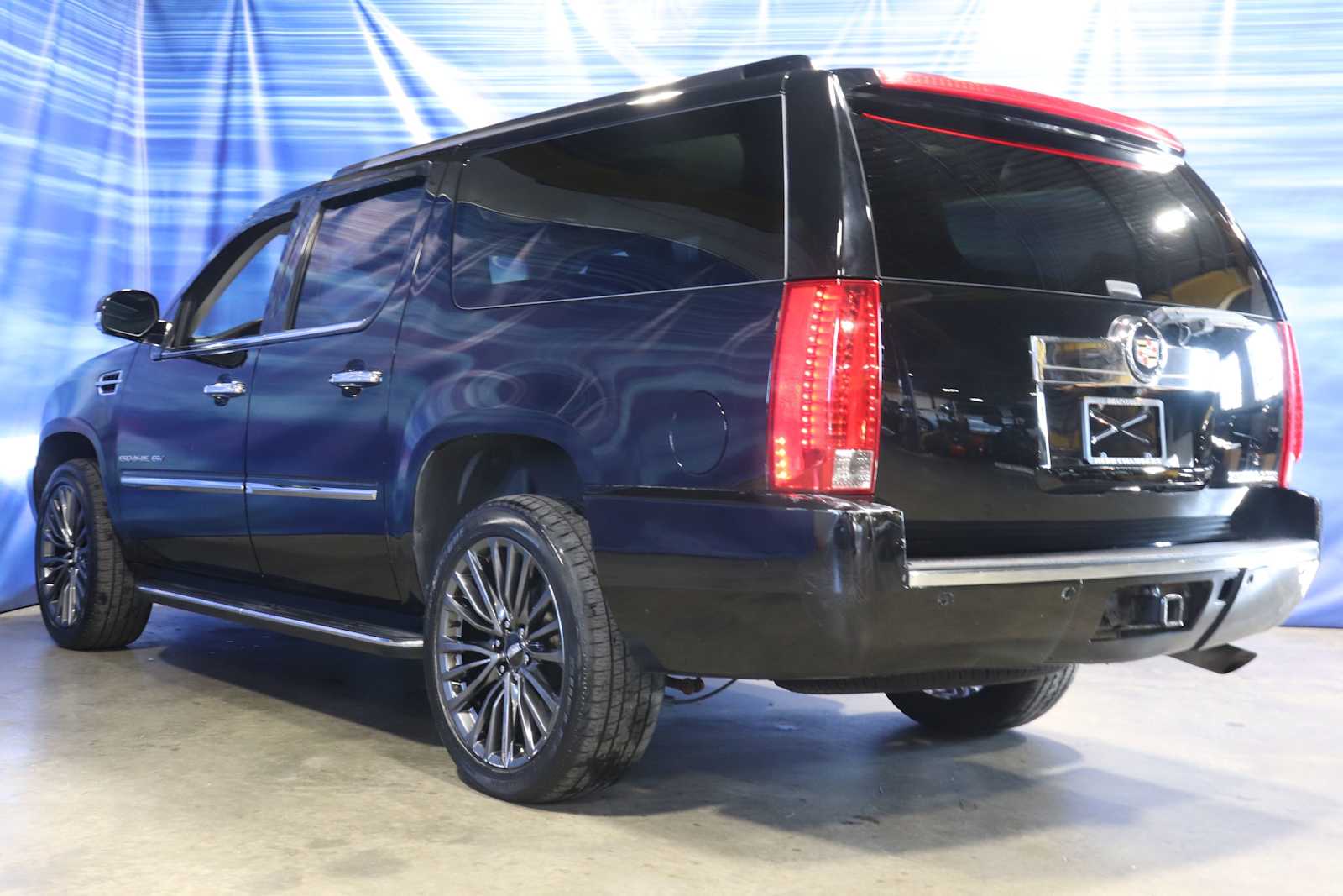 used 2014 Cadillac Escalade ESV car, priced at $17,998