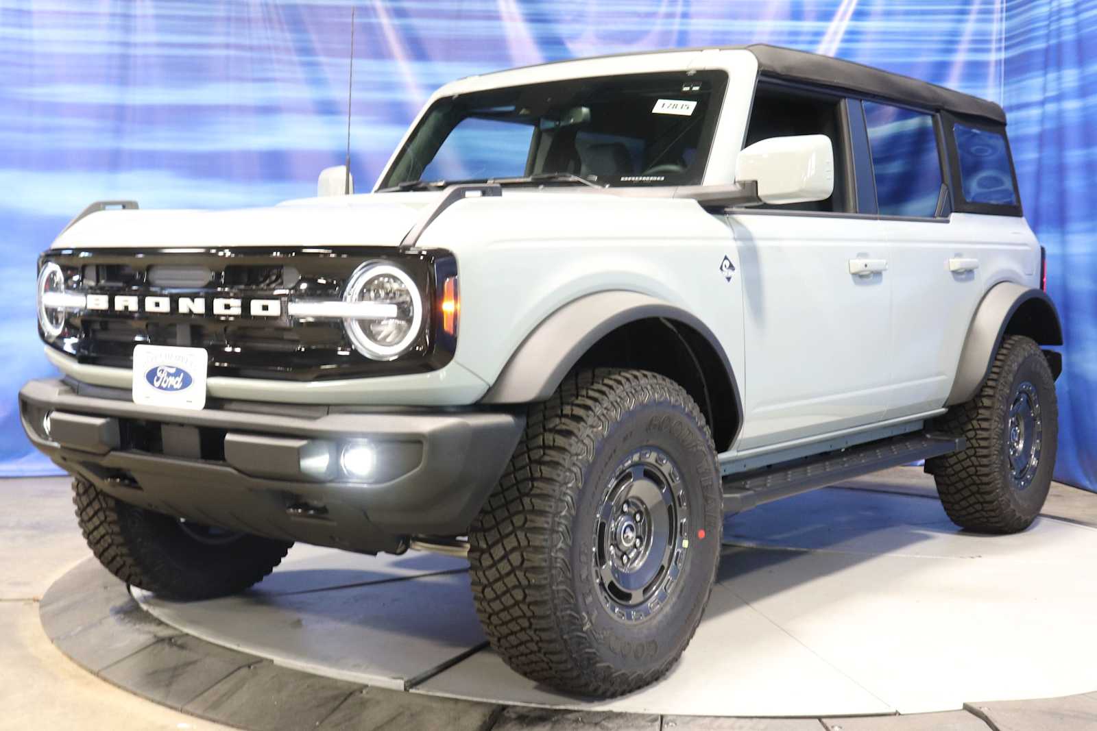 new 2024 Ford Bronco car, priced at $55,595