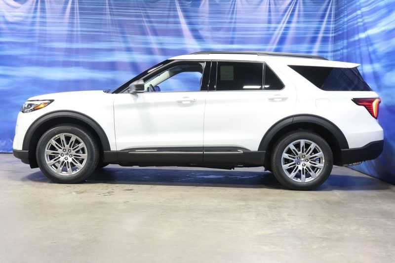 new 2025 Ford Explorer car, priced at $50,795