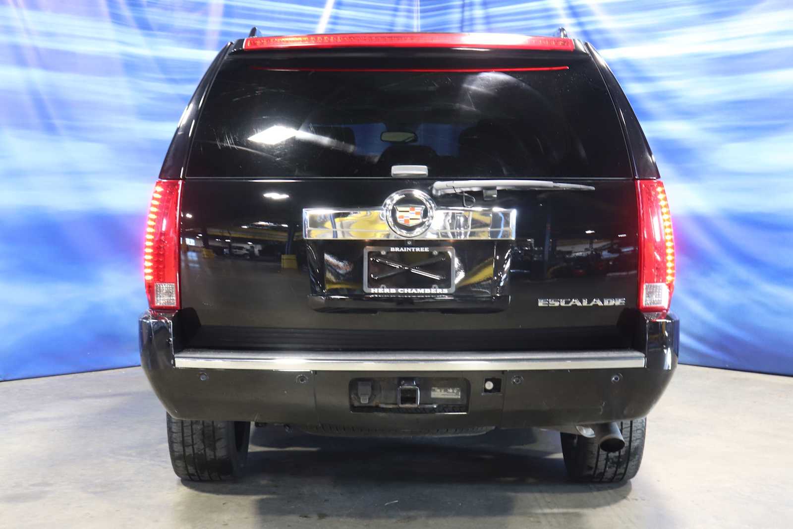 used 2014 Cadillac Escalade ESV car, priced at $17,998