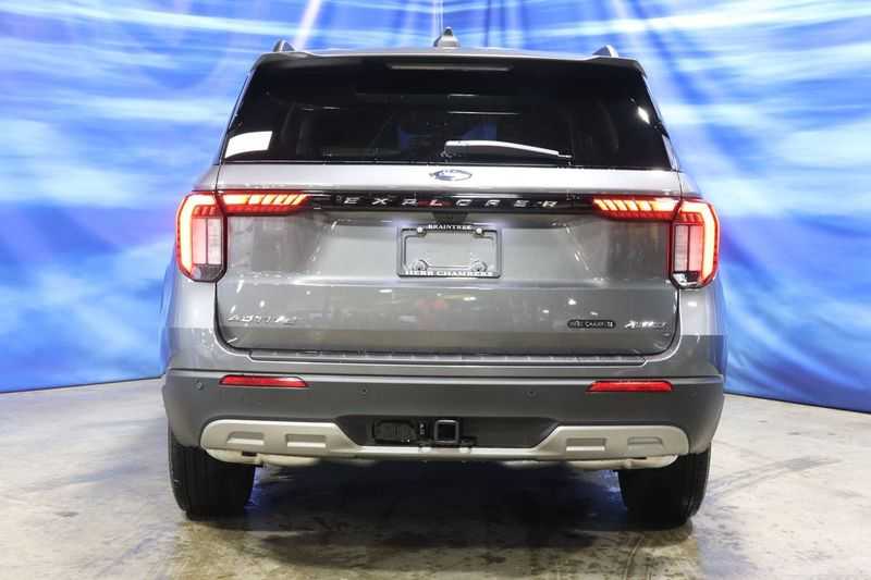 new 2025 Ford Explorer car, priced at $47,969