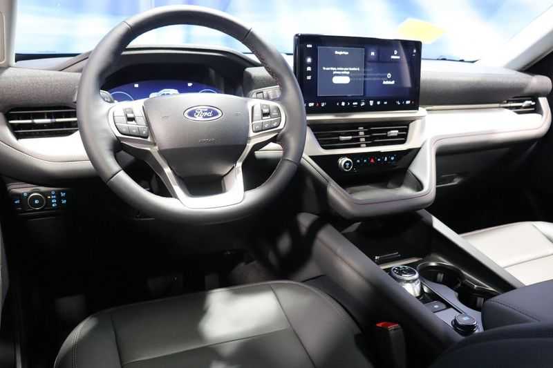 new 2025 Ford Explorer car, priced at $47,969