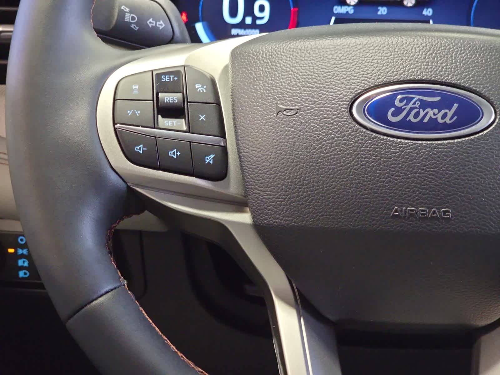 new 2025 Ford Explorer car, priced at $46,648