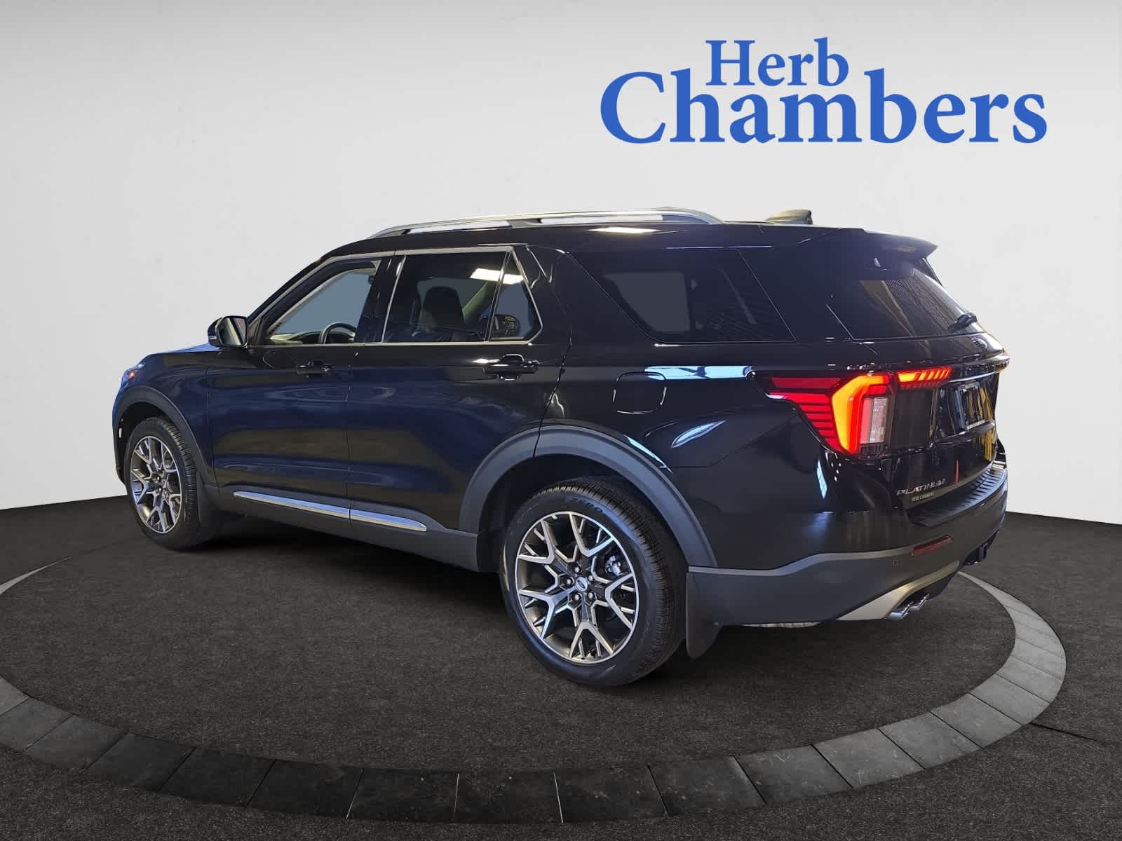 new 2025 Ford Explorer car, priced at $56,284