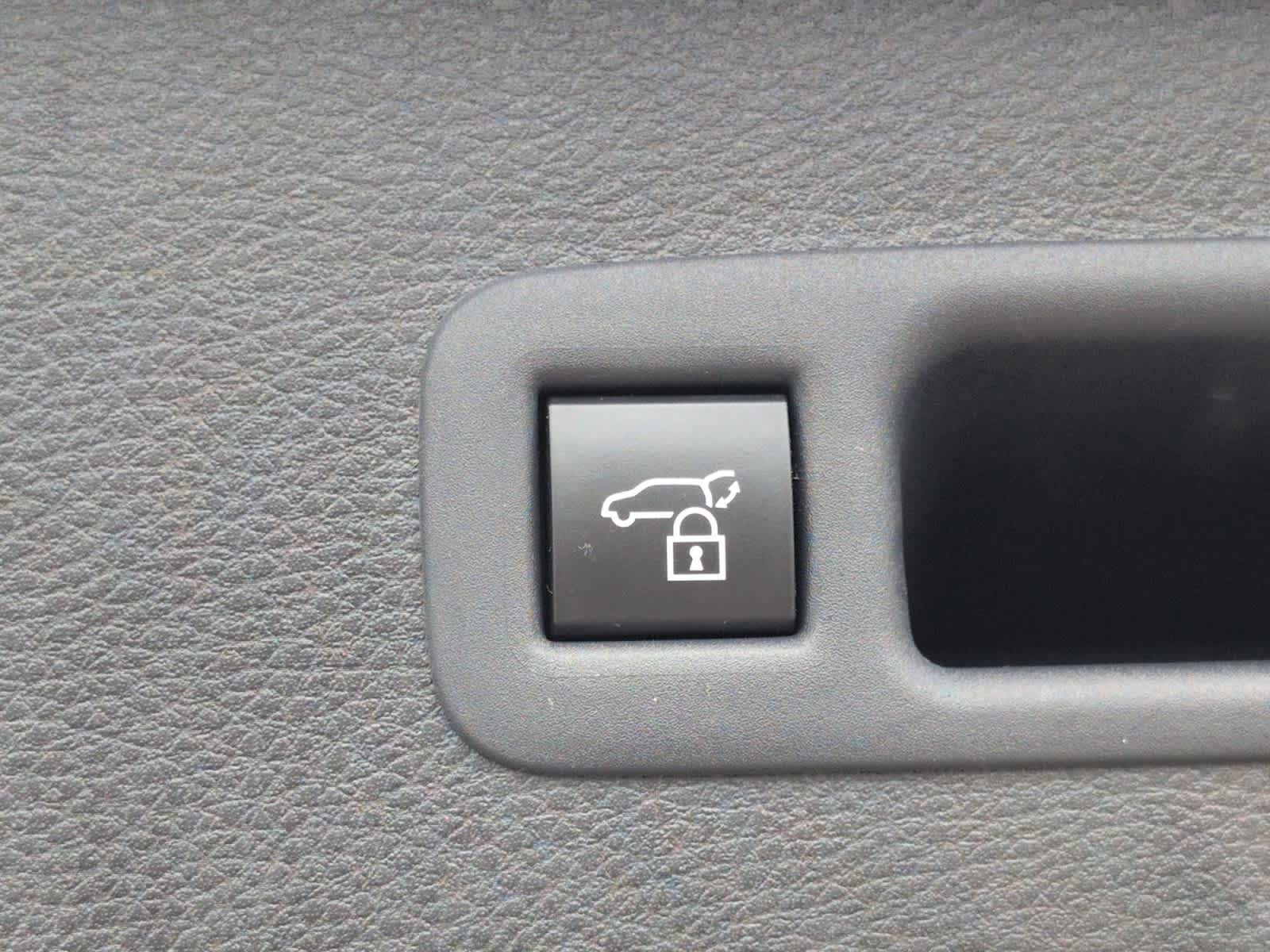 used 2025 Toyota Sienna car, priced at $51,998