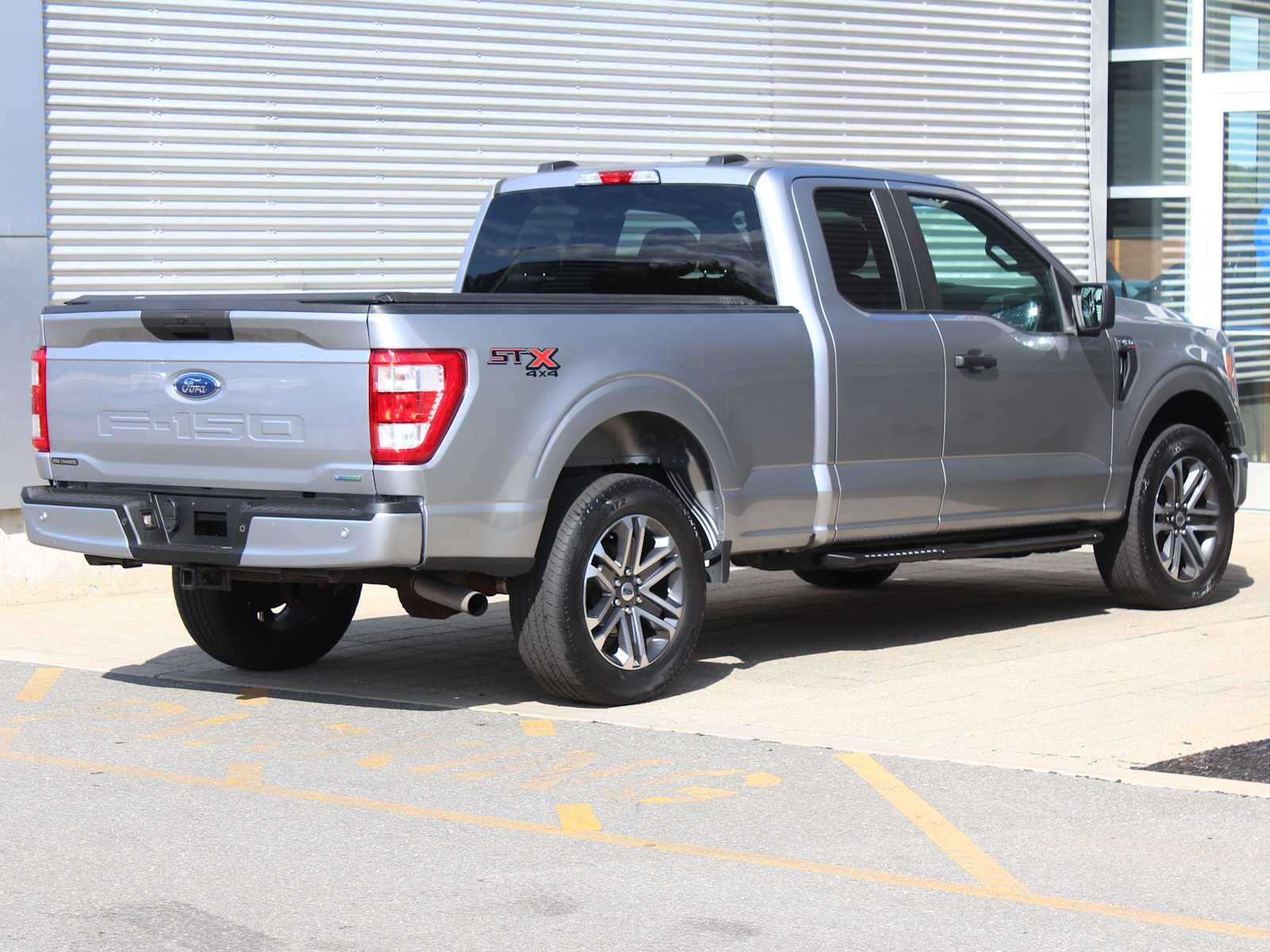 used 2021 Ford F-150 car, priced at $31,998