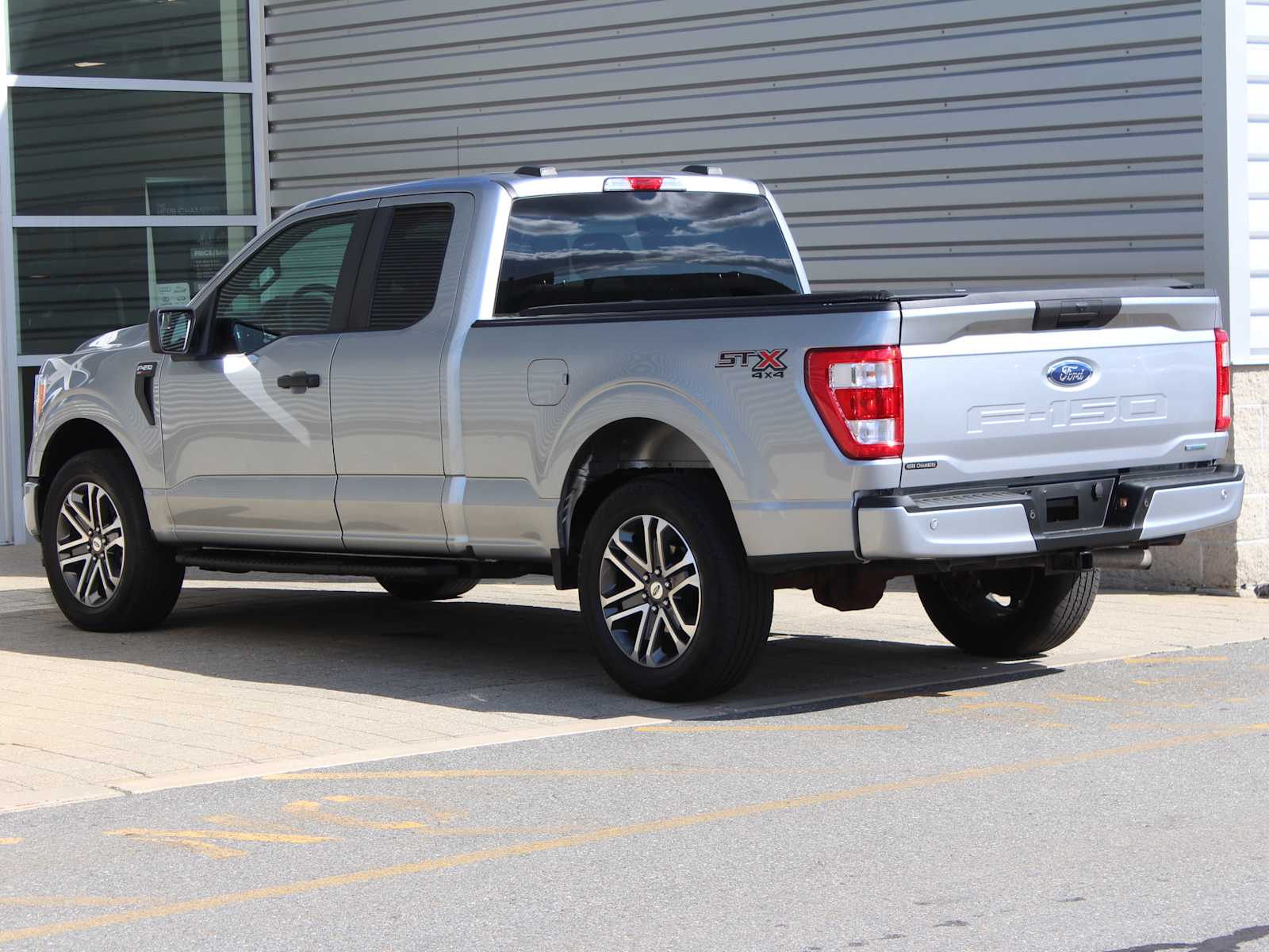 used 2021 Ford F-150 car, priced at $31,998