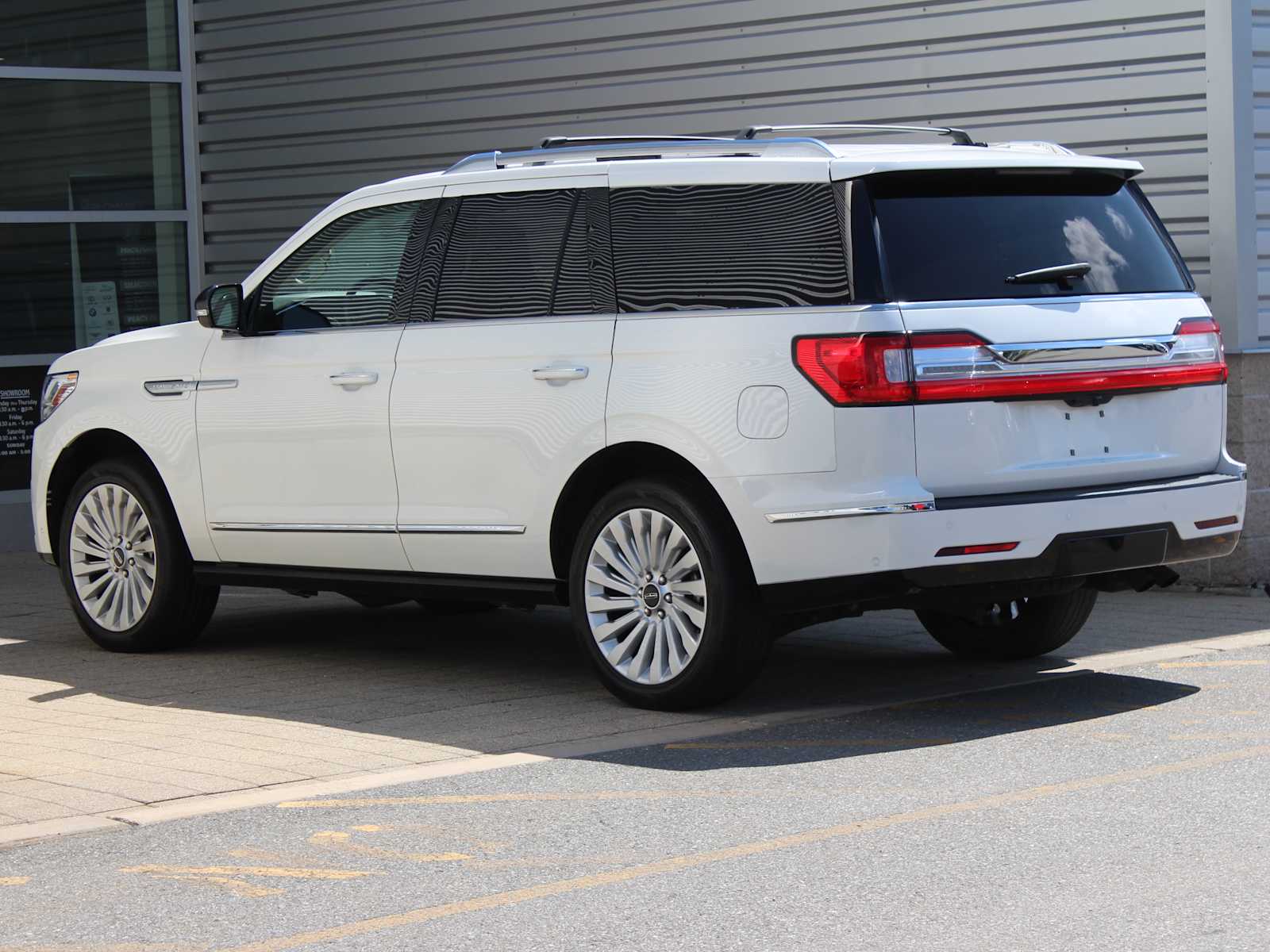 used 2021 Lincoln Navigator car, priced at $50,998