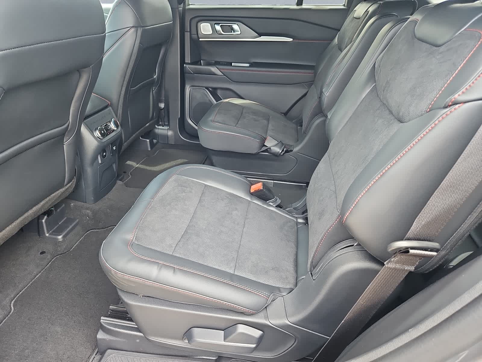 new 2025 Ford Explorer car, priced at $61,660