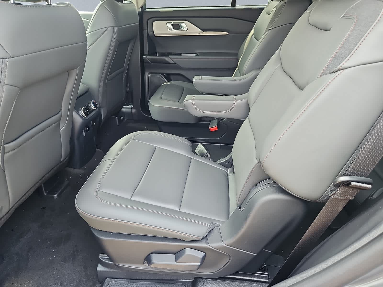 new 2025 Ford Explorer car, priced at $49,880