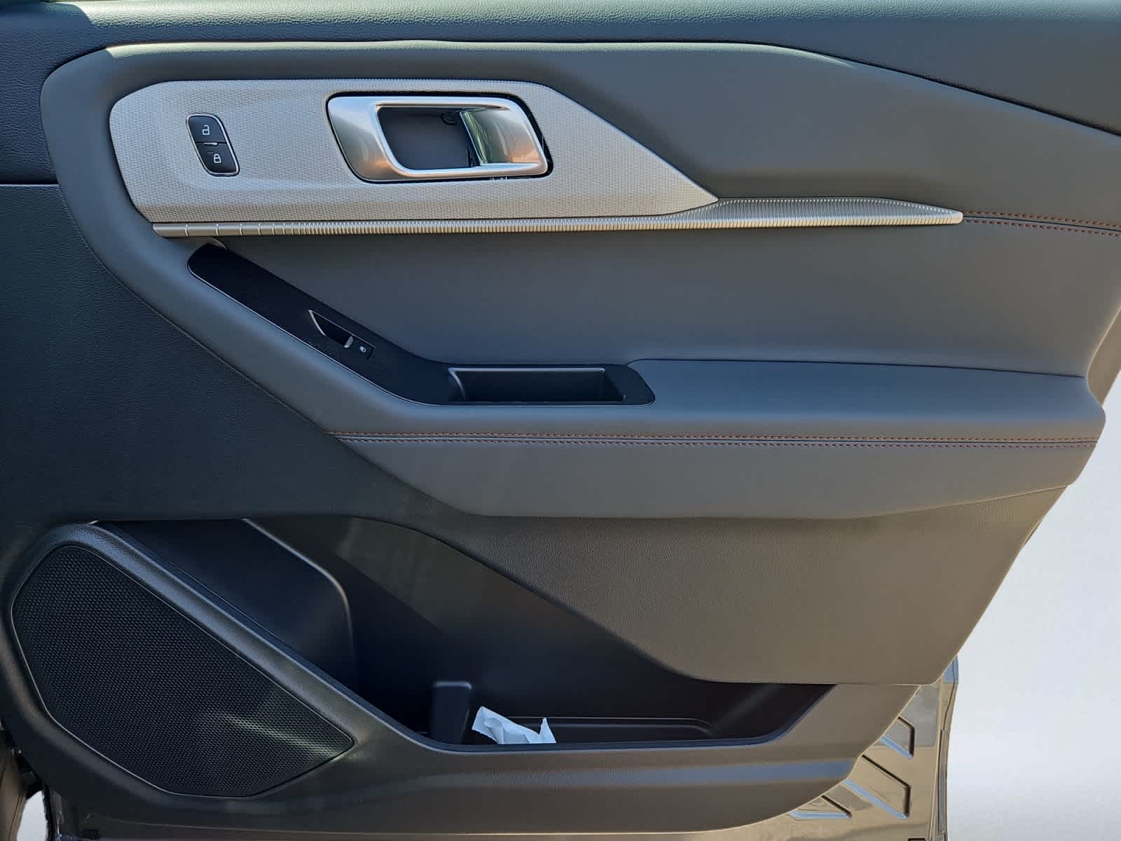 new 2025 Ford Explorer car, priced at $46,707