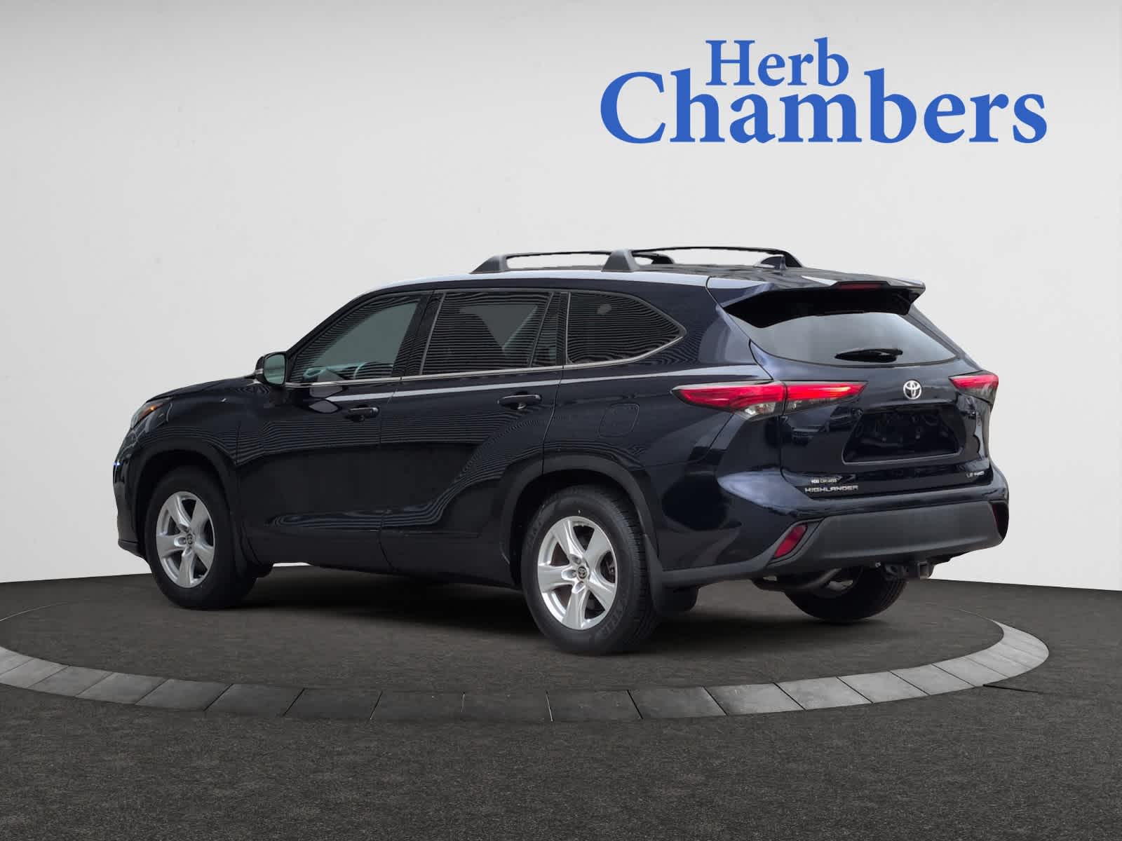 used 2021 Toyota Highlander car, priced at $30,998