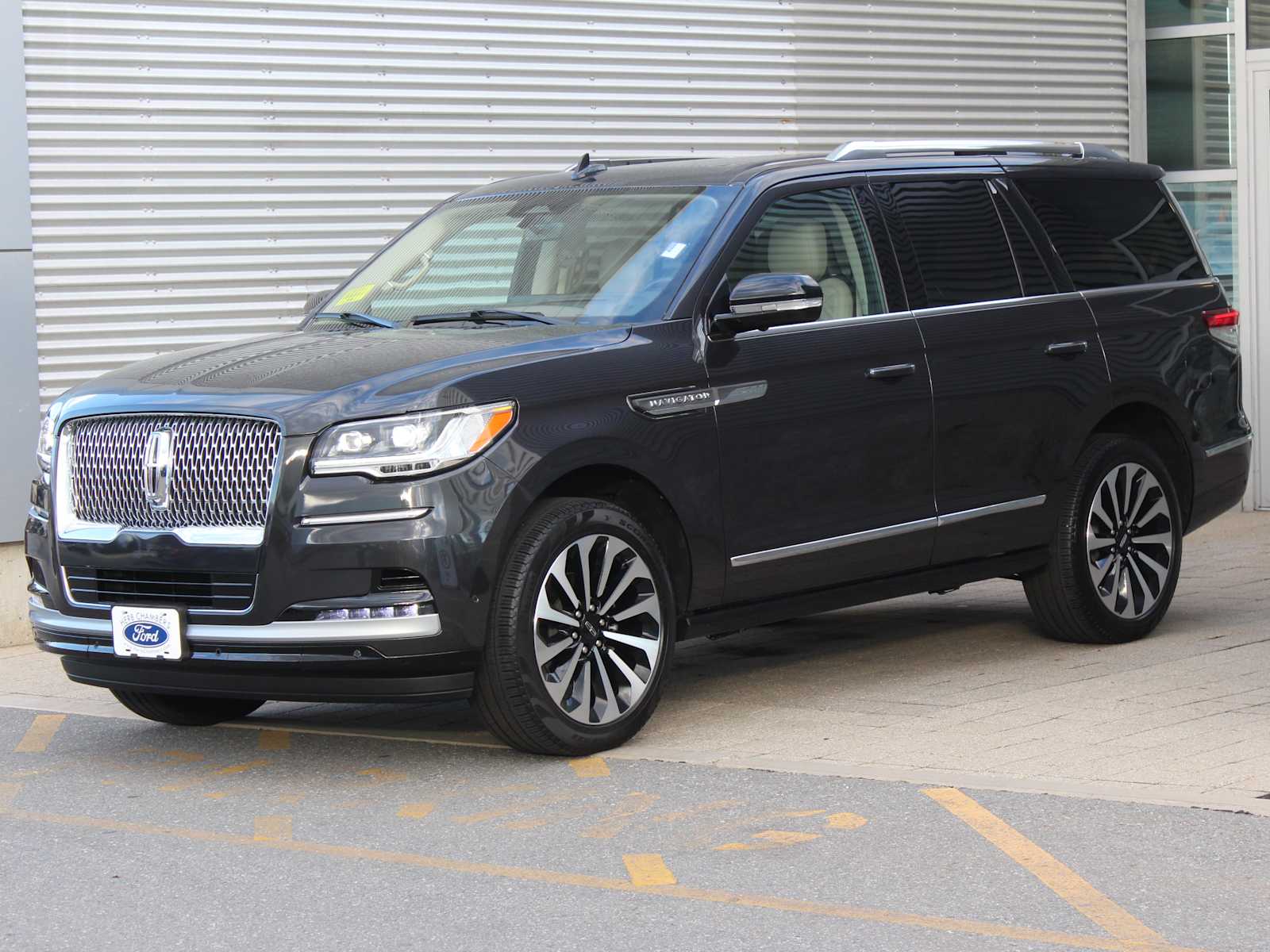 used 2022 Lincoln Navigator car, priced at $66,998