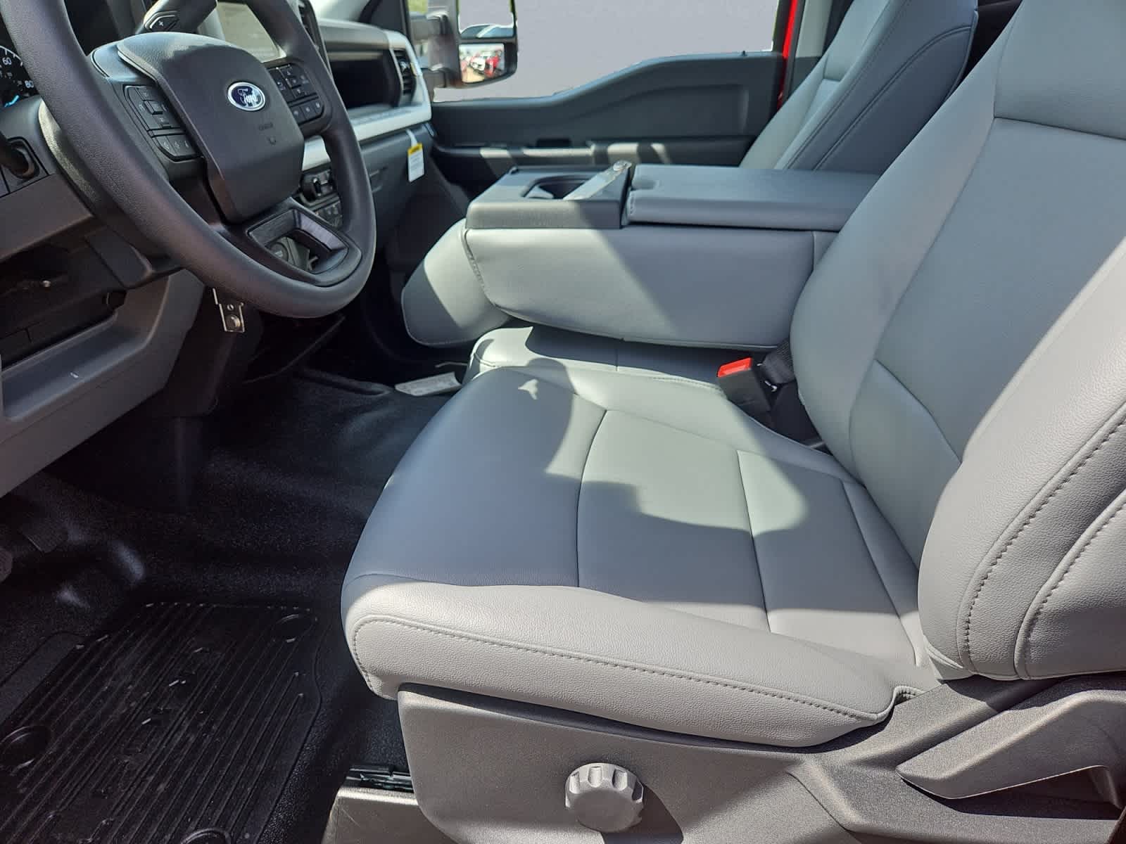 new 2025 Ford Super Duty F-350 SRW car, priced at $53,765