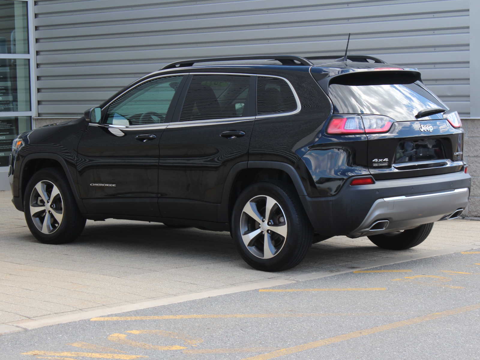 used 2022 Jeep Cherokee car, priced at $28,998