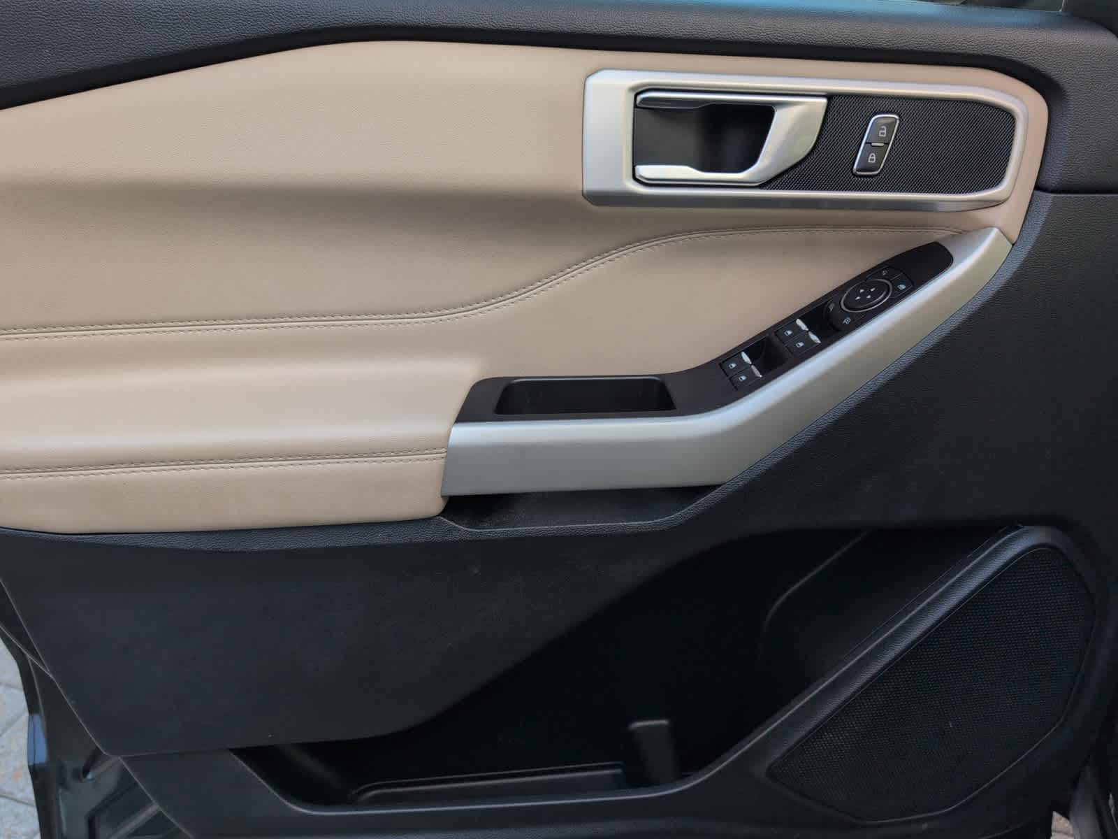 used 2022 Ford Explorer car, priced at $33,998