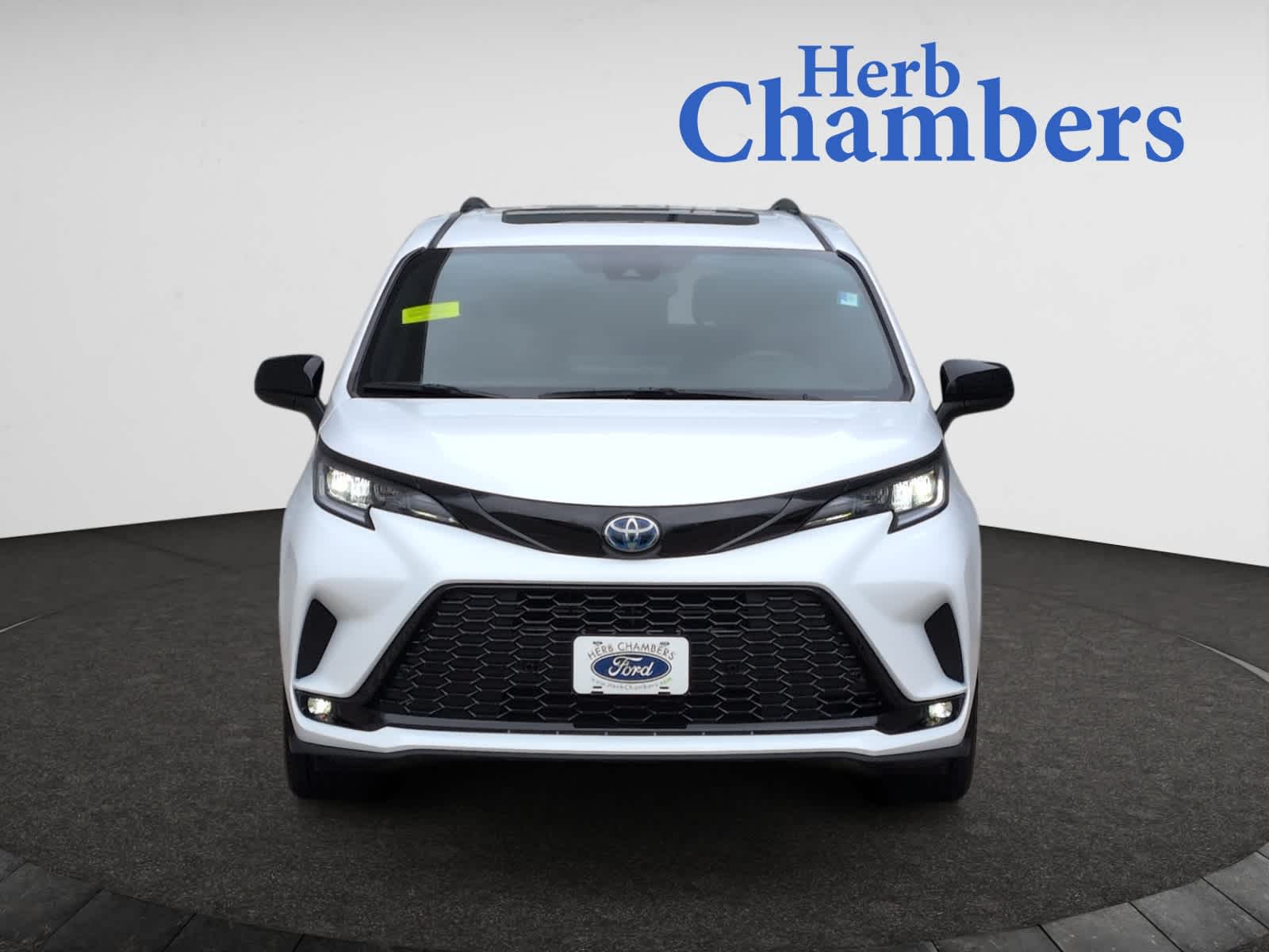 used 2025 Toyota Sienna car, priced at $51,998