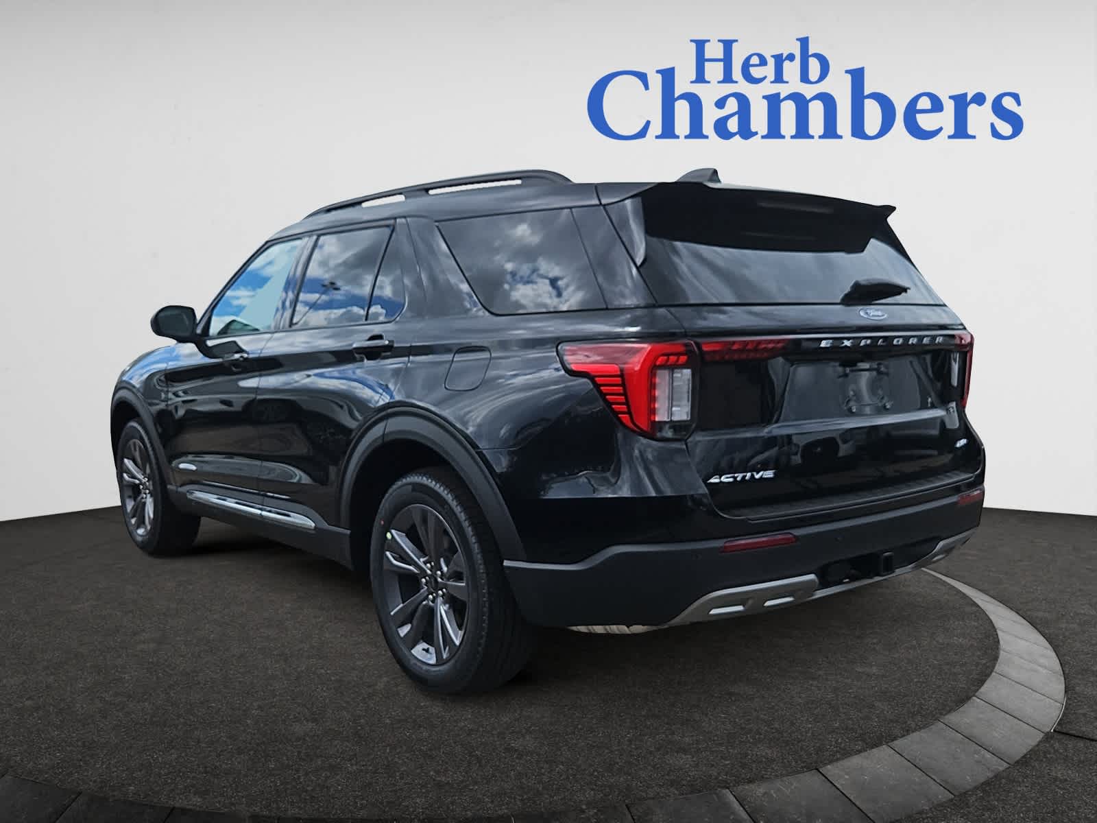 new 2025 Ford Explorer car, priced at $46,348