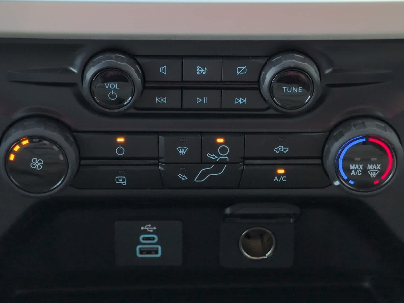 new 2024 Ford Super Duty F-350 DRW car, priced at $59,820