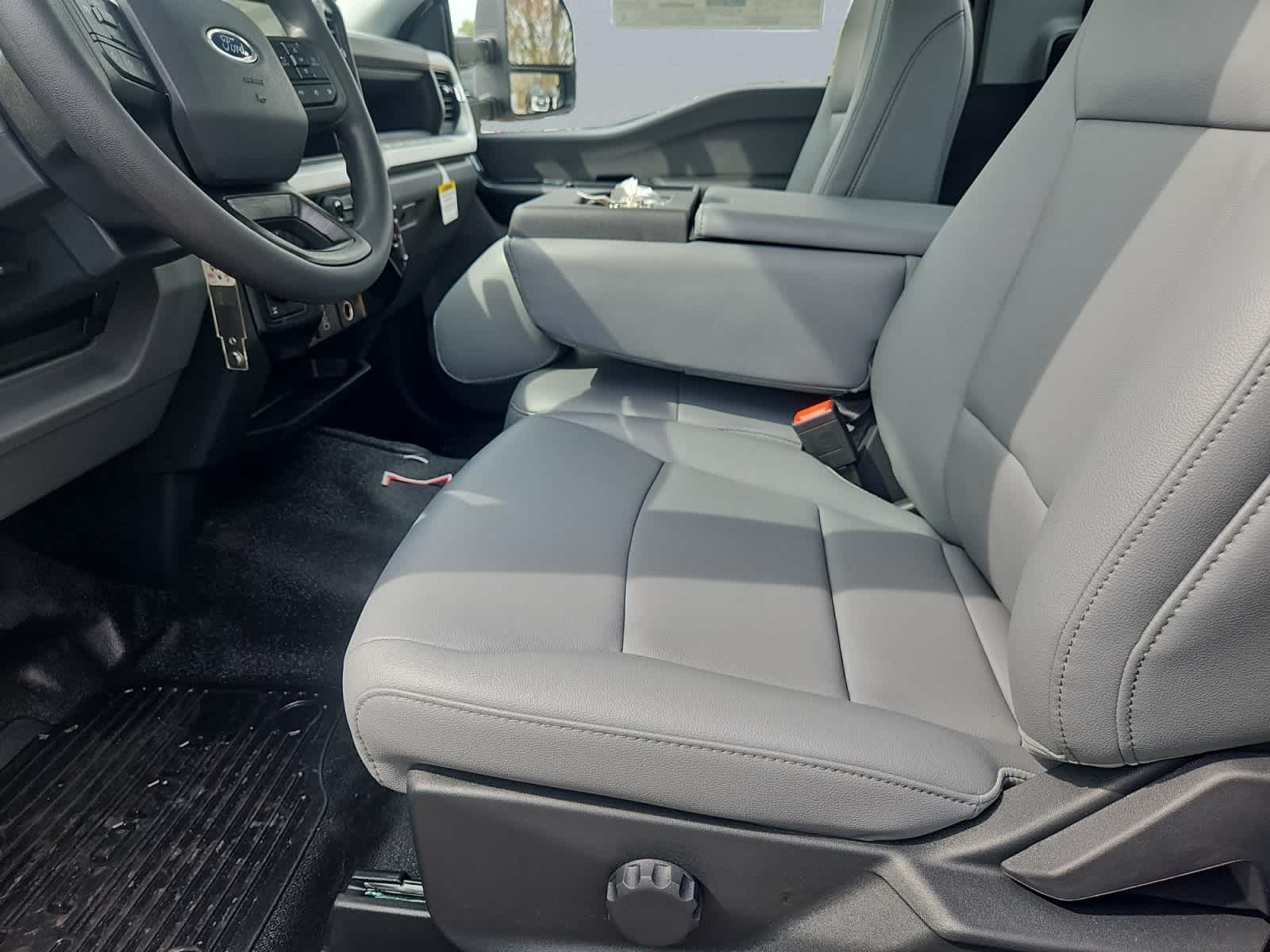 new 2025 Ford Super Duty F-350 SRW car, priced at $53,855