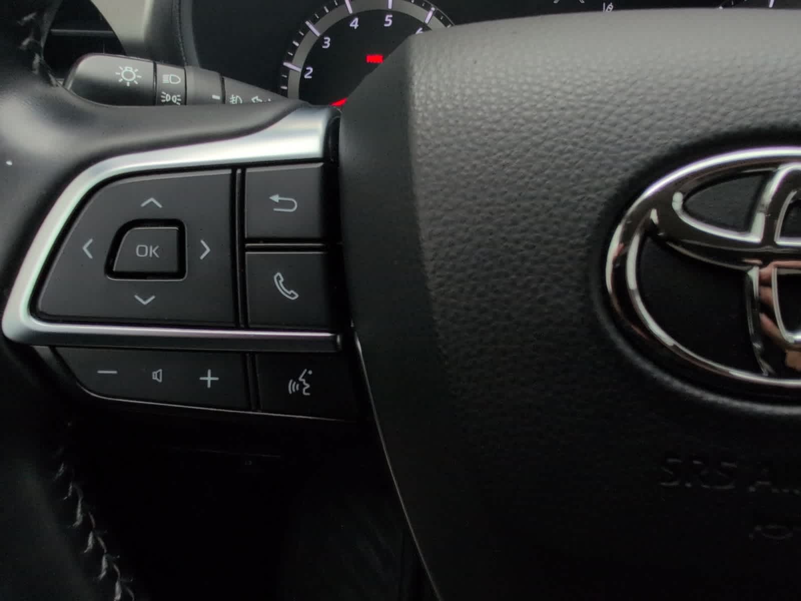 used 2021 Toyota Highlander car, priced at $30,998
