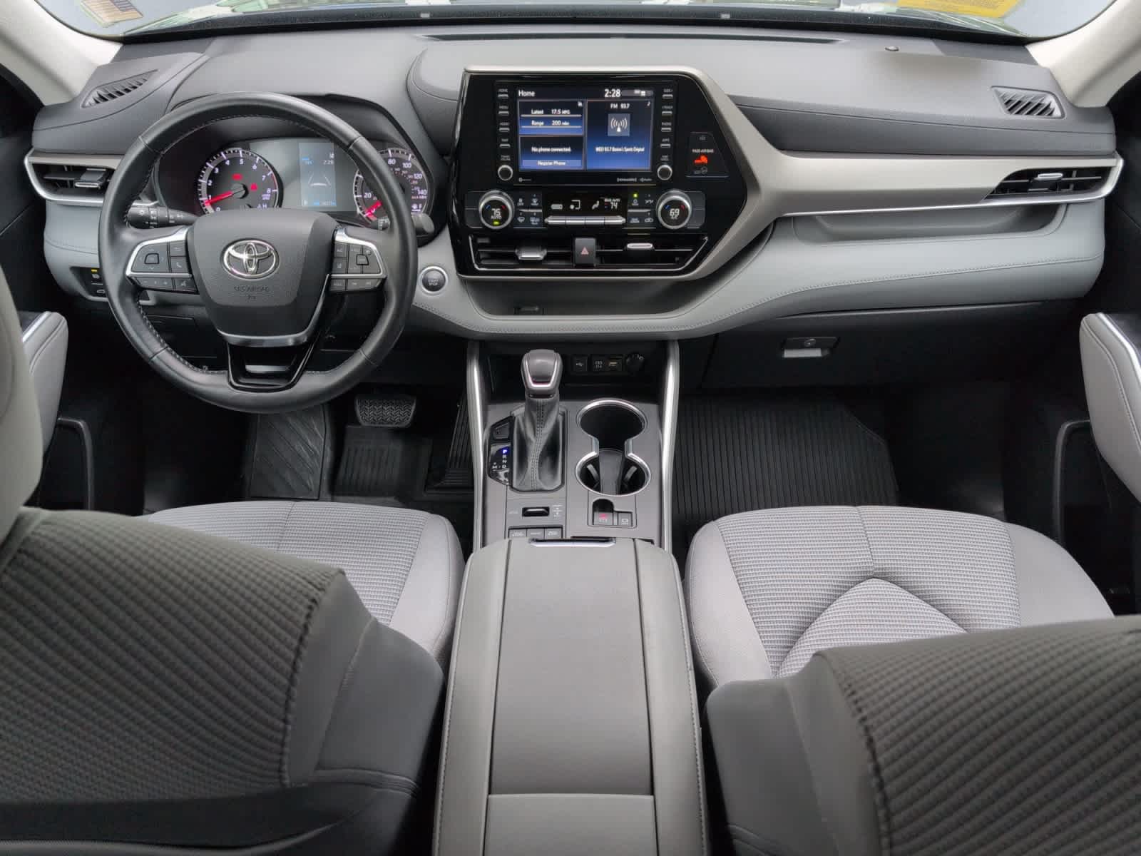 used 2021 Toyota Highlander car, priced at $30,998