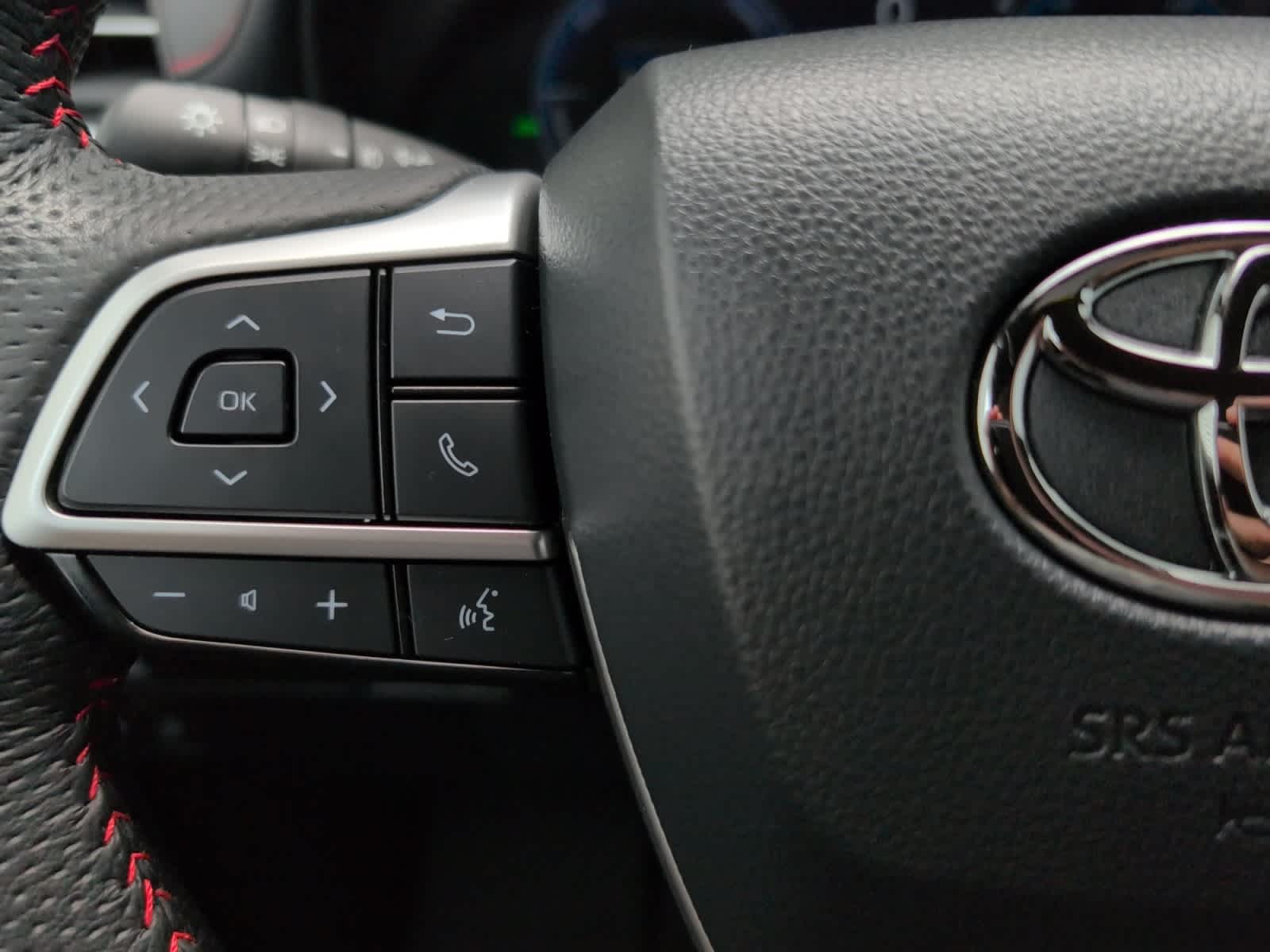 used 2025 Toyota Sienna car, priced at $51,998