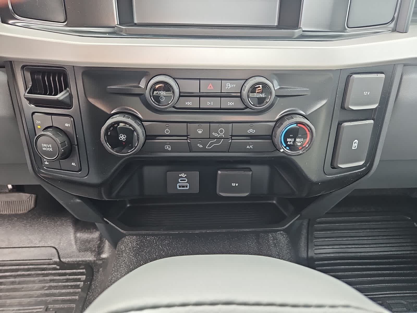 new 2025 Ford Super Duty F-350 SRW car, priced at $54,555